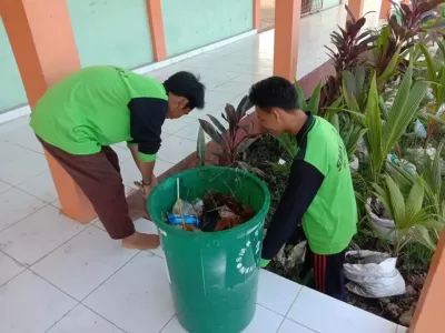 Jum'at, 04-10-2024