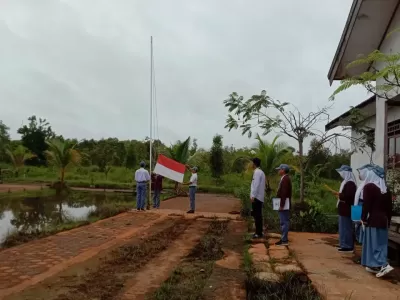 Senin, 10-02-2025